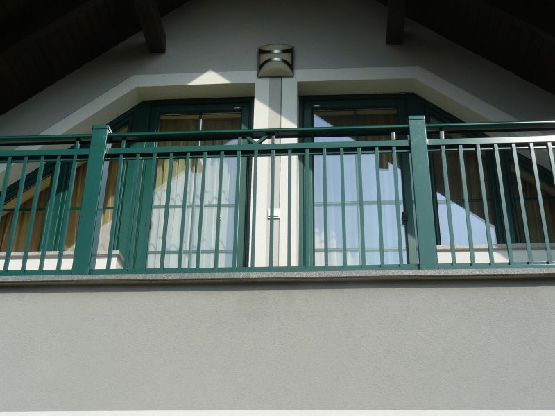 Svislé tyčky 20x20 mm