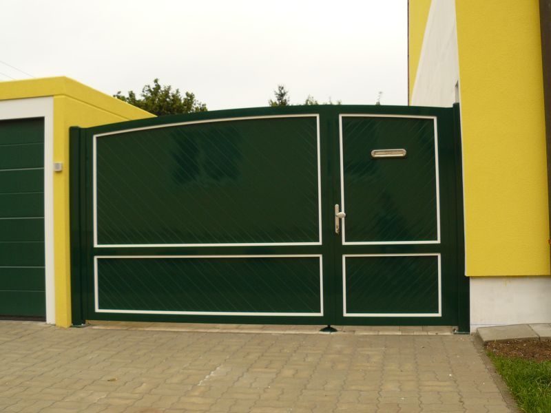 Pero-drážkový profil