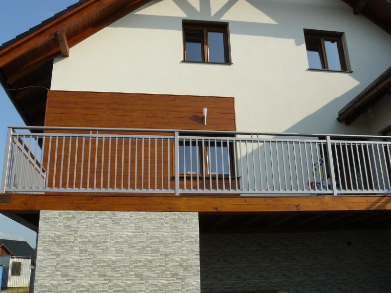 Svislé tyčky 20x20 mm