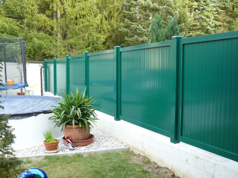 Pero-drážkový profil