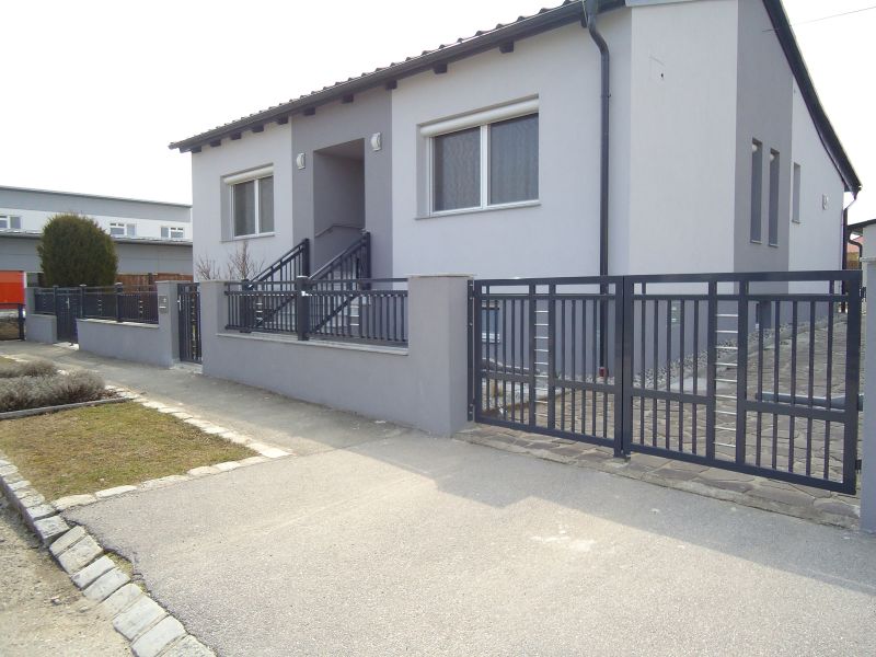 Svislý profil 20x20 mm