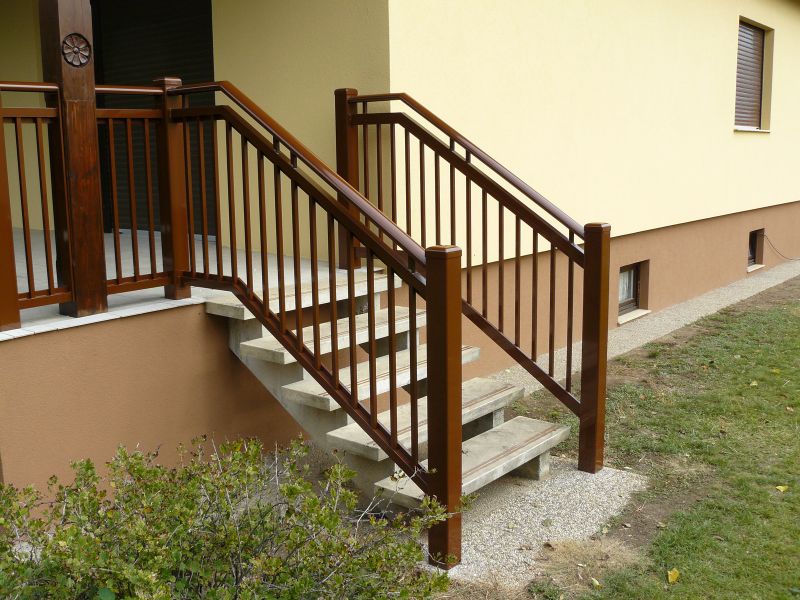 Svislé tyčky 20x20 mm