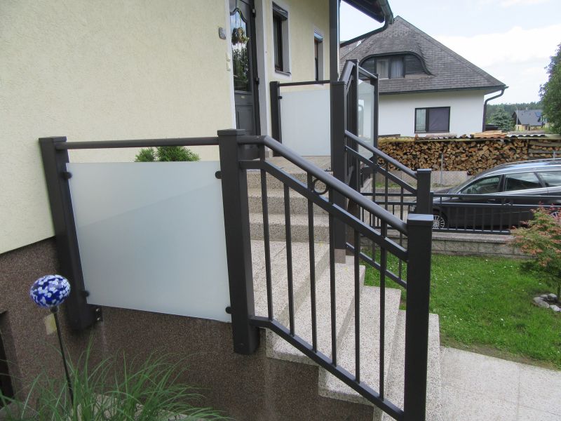 Svislé tyčky 20x20 mm