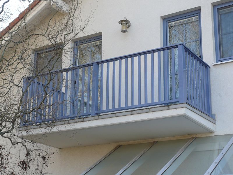 Svislé tyčky 20x20 mm